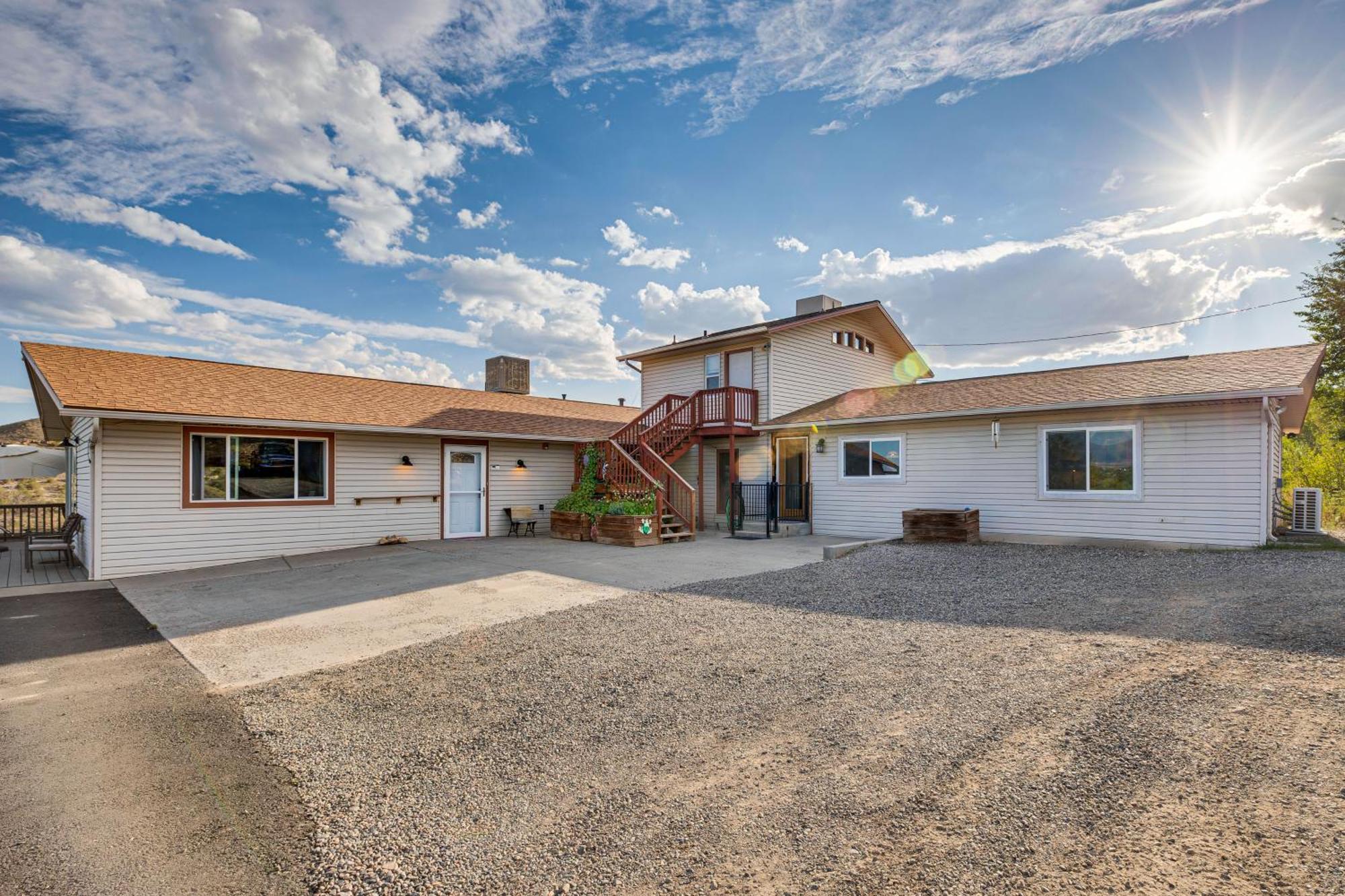 Grand Junction Home With Mtn-View Deck Exterior photo