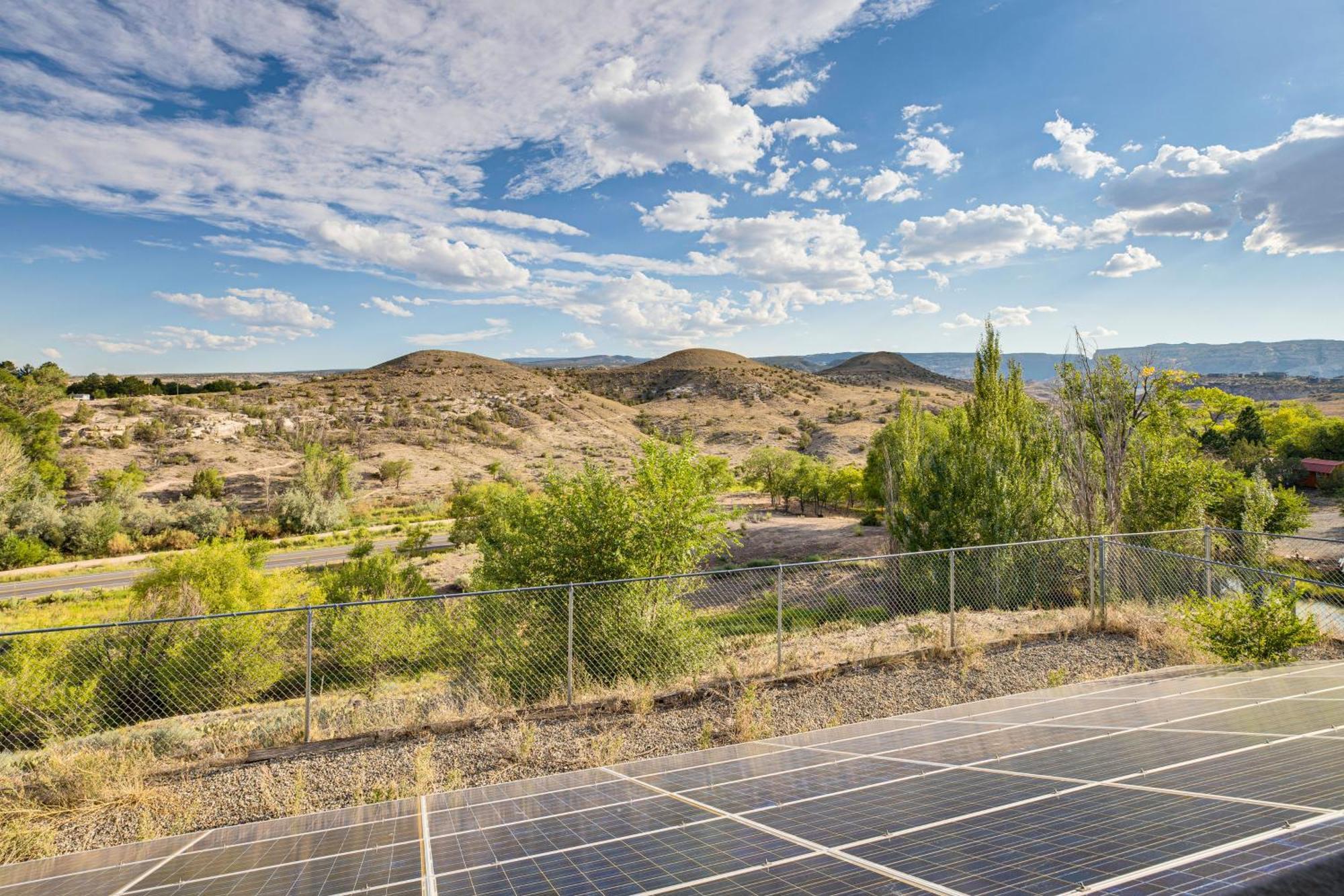 Grand Junction Home With Mtn-View Deck Exterior photo